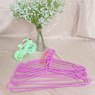 Móc Nhựa Màu Hồng Treo Quần Áo Giặt Sấy – Bền Đẹp, Nổi Bật, Giá Sỉ