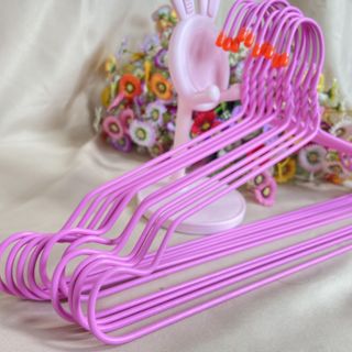 Móc Nhựa Màu Hồng Treo Quần Áo Giặt Sấy – Bền Đẹp, Nổi Bật, Giá Sỉ
