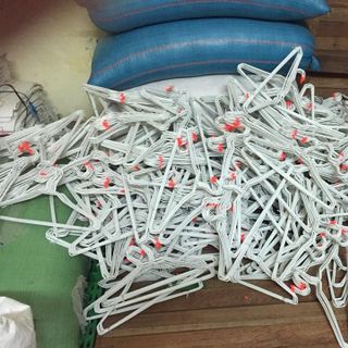 Móc Nhựa Trắng Tiệm Giặt – Giá Sỉ
