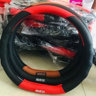 Bọc Vô Lăng Sparco F1 Dáng D-Cut - Size 38cm - Cho Xe Seltos, Suzuki XL7,... Chất Liệu Da Pu Mềm Mại Chắc Tay Lái