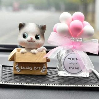 Trang trí taplo ô tô set mèo làm từ nhựa cực xinh, đầu lắc lư khi di chuyển