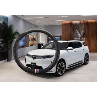 Bọc Vô Lăng VINFAST VF6,VF7 Bọc D CUT Size 34cm Dáng 3 Sọc Thể Thao Cao Cấp