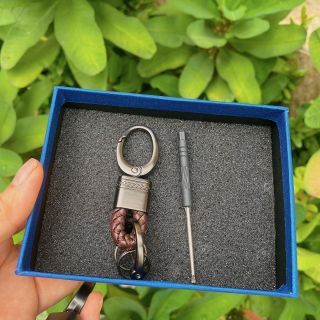 Móc Khóa ô tô, Xe Máy Titan,Tinh Tế Bền Chắc Phối Da Dây Bện tặng kèm 1 tua vít Tháo Lắp Women Móc Khoá Móc Chìa Khoá Kiềng