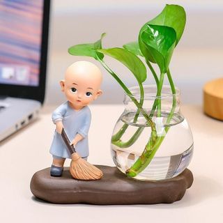 Bình Thủy Sinh Mini Kèm Tượng Chú Tiểu Áo Xám – Gánh Củi / Ca Hát – Trang Trí Bàn Làm Việc / Quà Tặng