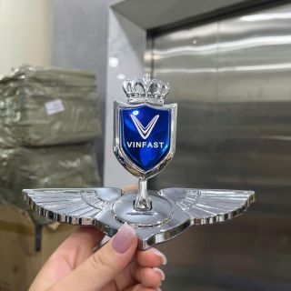 Logo Cánh Chim Đại Bàng Logo VINFAST Logo Lắp Mui Xe Ô Tô Chất Liệu Mạ Hợp Kim Sáng Bóng Sang Trọng