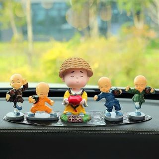 Sét 5 Món Tượng Tu Sĩ Nón Rơm Và Bộ Tứ Không Tặng Thảm, Ở Đâu Có Phật Ở Đó Có Bình An - Otofunmoclan