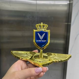 Logo Cánh Chim Đại Bàng Logo VINFAST Logo Lắp Mui Xe Ô Tô Chất Liệu Mạ Hợp Kim Sáng Bóng Sang Trọng