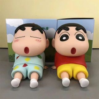 Mô Hình Cậu Bé Shin Hoạt Hình Trang Trí Đuôi Xe Ô Tô, Taplo Xe Hơi Giá Đỡ Điện Thoại Dễ Thương
