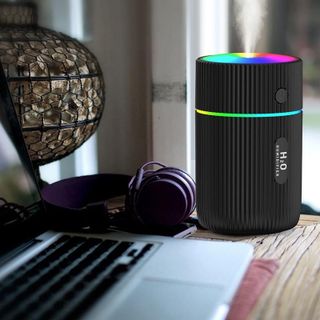 Máy phun sương trên ô tô Humidifier H2O, sạc pin, dung tích 220ml, tạo ẩm cho không khí có đèn nhiều màu