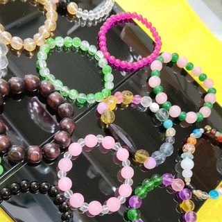 Lô 14 chuỗi đeo tay ngẫu nhiên 14 mẫu khác nhau, giá 140k/1 combo 14 chuỗi, mua 5 combo x120k siêu rẻ nha