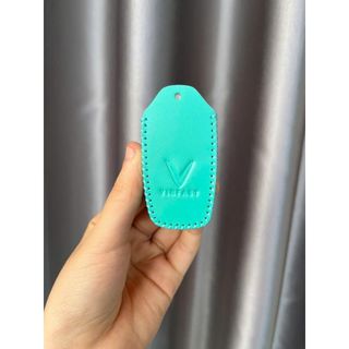 Bao Da Bò VinFast VF3 2 Nút Xanh SM Cao Cấp – Bao Khóa Sang Trọng, Chống Trầy Xước, Bền Đẹp Khaihuyauto