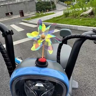 Bộ Mô Hình Chong Chóng Cute, Trang Trí Xe Máy, Nội Thất Ô Tô , Mũ Bảo Hiểm , Bàn Học Kèm Miếng Dán Chống Trượt