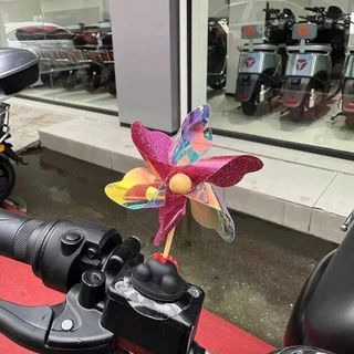 Bộ Mô Hình Chong Chóng Cute, Trang Trí Xe Máy, Nội Thất Ô Tô , Mũ Bảo Hiểm , Bàn Học Kèm Miếng Dán Chống Trượt