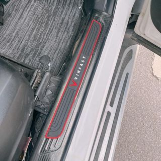 Bộ Nẹp Cao Su Bước Chân Nẹp Cao Su Chống Chầy Xước Bậc Cửa Xe Hơi Logo VINFAST Chống Trầy Xước