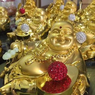 Tượng di lặc, đặt taplo ô tô có quả cầu may mắn xoay bằng năng lượng mặt trời Decor Tranh Decor Phòng