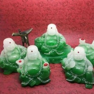 Tượng phật Di Lặc ngọc bích trang trí phong thủy trong nhà và taplo ô tô - phật ngọc xanh cao cấp