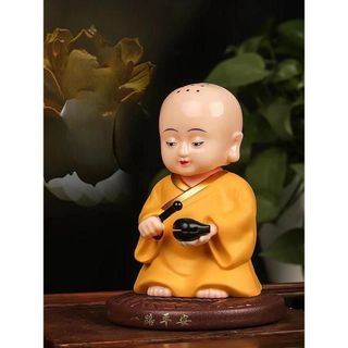 Tượng Chú Tiểu Gõ Mõ đứng sử dụng năng lượng mặt trời gật đầu gõ mõ