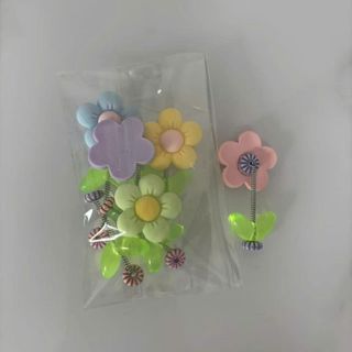 Set 5 Hoa 5 Cánh Lắc Lư Trang Trí Xe, Văn Phòng, Bàn học,... Khaihuyauto