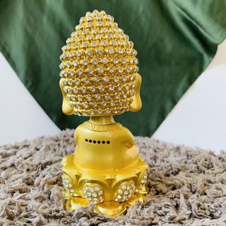 Tượng Thích Ca Mâu -Tượng Phật Đặt Trên Taplo Ô Tô Chất Liệu Hợp Kim Mạ Vàng Có Đế Đế Sen