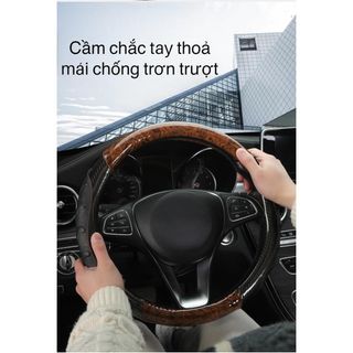 Bọc vô lăng xe tải vân carbon phối gỗ nhiều màu phù hợp với size 40,42,45cm