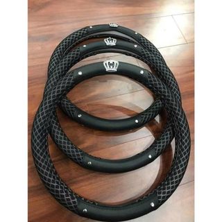 Bọc Vô Lăng Vương Miệng-Thiên Nga Kẻ Lưới Size 38cm Phù Hợp Cho Hầu Hết Các Loại Xe Thoáng Khí, Thấm Hút Mồ Hôi Tốt