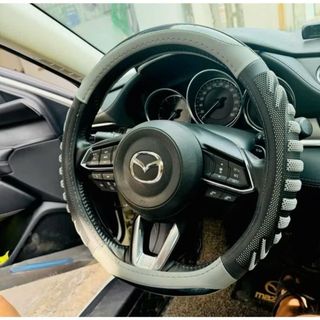 Bọc Vô Lăng VINFAST VF6, VF7, VF8 Bọc D CUT SIZE 34CM Vân Carbon Phối Da Nhiều Màu Cao Cấp