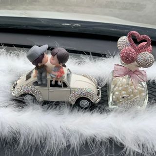 set ô tô tình yêu đôi trai gái+ô tô+lọ bóng đính đá trái tim+thảm lông trang trí taplo