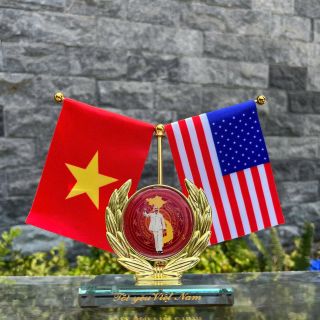 Bộ Cờ Đảng Và Cờ Tổ Quốc 'TÔI YÊU VIỆT NAM ' Trang Trí Xe Ô Tô, Văn Phòng Bàn Làm Việc - Mộc Lan Car