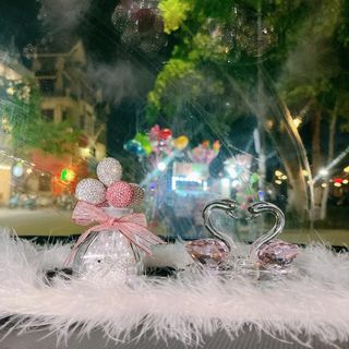 Thiên nga đá đôi có đế đặt tablo ô tô, trang trí văn phòng.Thiên nga trang trí xe sang trọng, cao cấp