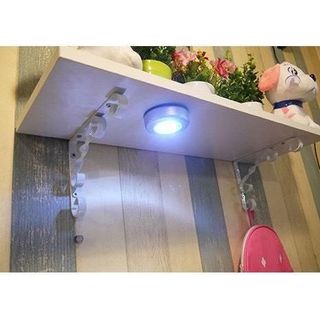 Đèn Led Dán Cốp Xe Ô Tô, Dán Tường 4 bóng siêu sáng dùng pin AAA
