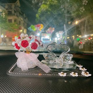 Thiên nga đá đôi có đế đặt tablo ô tô, trang trí văn phòng.Thiên nga trang trí xe sang trọng, cao cấp