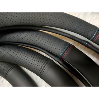 Bọc Vô Lăng Ô Tô Da Nappa Phối Carbon Cao Cấp Dáng Tròn 38cm - Logo Hãng Xe Ô Tô