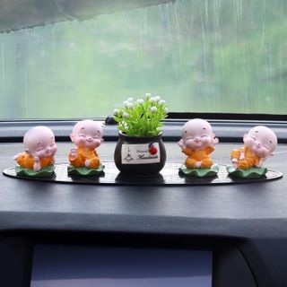Tượng sư Thấy Và 4 Chú Tiểu Ngồi  Đài Hoa Sen-2 mang lại an nhiên thanh tịnh