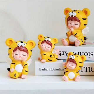 Gia Đình Tiểu Hổ – Phụ Kiện Trang Trí Taplo Ô Tô, Decor Xe Thêm Cute & Nhí Nhảnh Dễ Thương