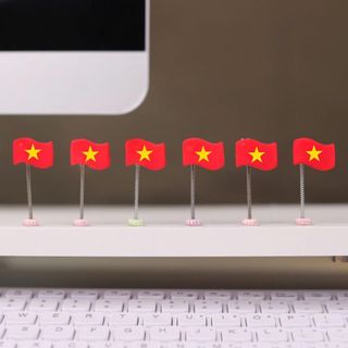 (Giá Tốt)Set Cờ Việt Nam mini lò xo lắc lư trang trí taplo xe hơi & xe máy