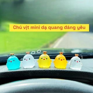 Trang Trí Ô Tô Gà Mini Đội Vương Miện Dạ Quang Phát Sáng Khi Gặp Tối -Trang Trí Tiểu Cảnh Bàn Làm Việc