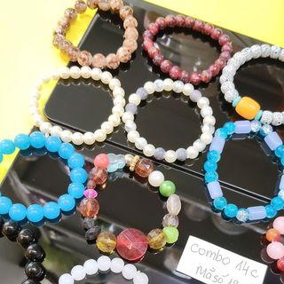 Lô 14 chuỗi đeo tay ngẫu nhiên 14 mẫu khác nhau, giá 140k/1 combo 14 chuỗi