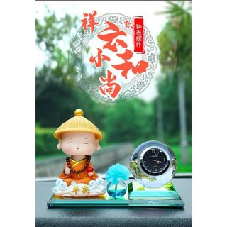Tượng Chú Tiểu Gật Đầu Đội Nón Áo Cam Cưỡi Mây Trang Trí Taplo Ô Tô khaihuyauto