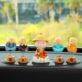 Tượng Chú Tiểu Gật Đầu Đội Nón Áo Cam Cưỡi Mây Trang Trí Taplo Ô Tô khaihuyauto