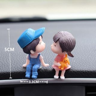 Set Đôi Tình Nhân Bé Nhỏ NGồi Xe Ô Tô Trang Trí Nhà Cửa, Xe Hơi, Bàn Học Khaihuyauto