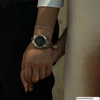 ĐỒNG HỒ NAM CAO CẤP D WELLINGTON ICONIC CHRONOGRAPH ONYXG DÂY THÉP FULLBOX TEM BẠC VÀ ĐEN