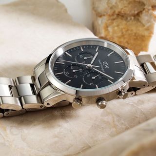 ĐỒNG HỒ NAM CAO CẤP D WELLINGTON ICONIC CHRONOGRAPH ONYXG DÂY THÉP FULLBOX TEM BẠC VÀ ĐEN