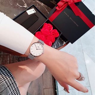 SET DANIEL CAO CẤP DA LƯỚI PETITE VÀ HOA HỒNG HỘP NƠ