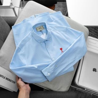 Sơ mi TD Ami Logo Basic. Chất vải Oxford chính phẩm, mềm mịn.