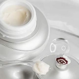 VỈ CAO GIẢM THÂM SẠM NÁM SÁNG DA WHOO – GIÁ SIÊU MỀM, DỄ ĐI SỐ LƯỢNG