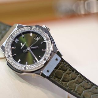 ĐỒNG HỒ NỮ CAO CẤP HUPOT SIZE NHỎ VIỀN HỘT BEZEL
