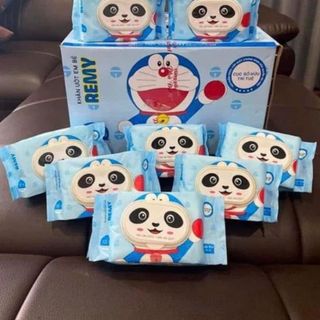 Thùng 32 gói khăn ướt họa tiết hoạt hình ( gấu dâu, ddorremon, gấu trúc )