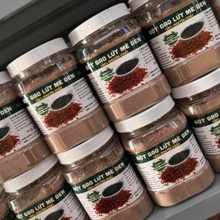 BỘT GẠO LỨT MÈ ĐEN RANG TAY 1KG, DINH DƯỠNG MỖI NGÀY - WINNIE HOUSE