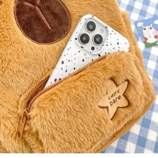Balo vải lông xù họa tiết hoạt hình Capybara vui nhộn, đáng yêu phù hợp với nhiều lứa tuổi Backpack