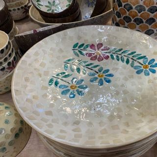 Sản phẩm thủ công mỹ nghệ làm từ tre có mạ khảm trai